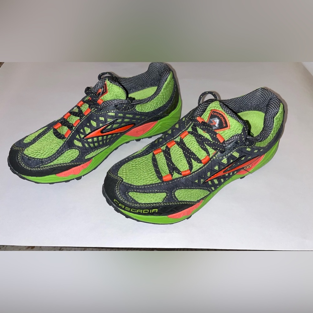 Women’s brooks cascadia 7 dna shoes